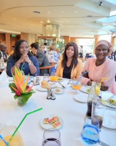 Miss Barthe, miss Tanou et miss Sylla